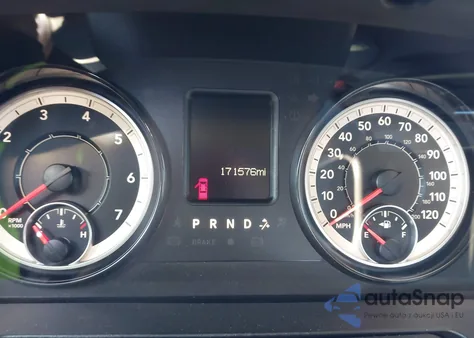 2018 Ram 1500 Express 4X4 6'4 Box z USA, uszkodzony, nr VIN 1C6RR7FT0JS187017